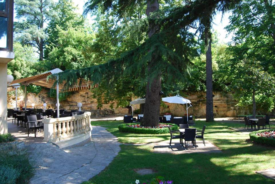 Parc et Terrasse - Hotel restaurant Chateau de la Tour, Gironde